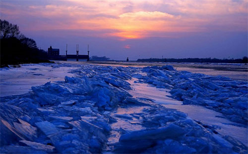 �������ϵ���ɫ